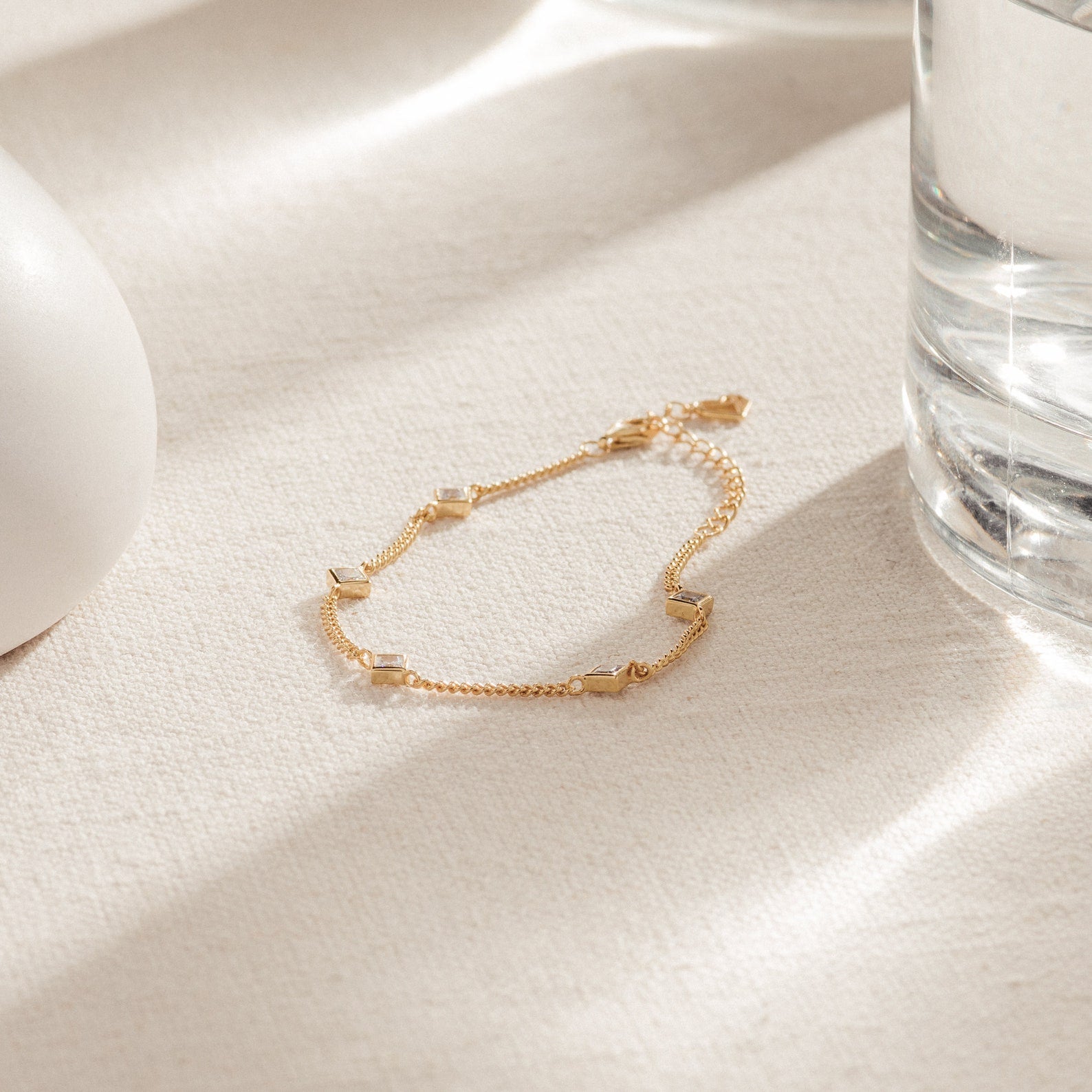 Radiant Elegance: Venus Diamond Bracelet